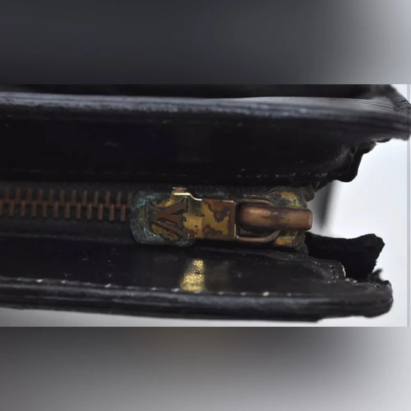 Authentic Louis Vuitton Epi Pochette Homme Clutch Hand Bag Black - Picture 5 of 10